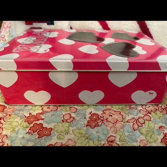 VICTORIAS SECRET: PINK BUNDLE - Picture 10 of 10